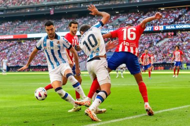 Madrid, İspanya - 8 Ekim 2023: Atletico de Madrid ile Real Sociedad arasındaki lig maçı Madrid Metropolitano 'da oynandı. - Evet. Profesyonel futbolcular.