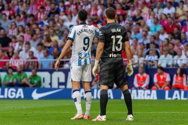 Madrid, İspanya - 8 Ekim 2023: Atletico de Madrid ile Real Sociedad arasındaki lig maçı Madrid Metropolitano 'da oynandı. - Evet. Profesyonel futbolcular.