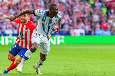 Madrid, İspanya - 8 Ekim 2023: Atletico de Madrid ile Real Sociedad arasındaki lig maçı Madrid Metropolitano 'da oynandı. - Evet. Profesyonel futbolcular.