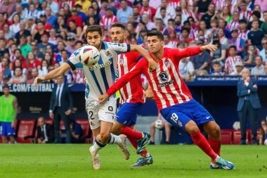 Madrid, İspanya - 8 Ekim 2023: Atletico de Madrid ile Real Sociedad arasındaki lig maçı Madrid Metropolitano 'da oynandı. - Evet. Profesyonel futbolcular.