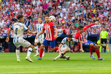 Madrid, İspanya - 8 Ekim 2023: Atletico de Madrid ile Real Sociedad arasındaki lig maçı Madrid Metropolitano 'da oynandı. - Evet. Profesyonel futbolcular.
