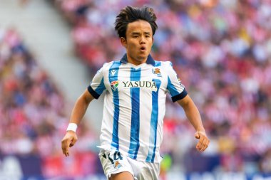 Madrid, İspanya - 8 Ekim 2023: Atletico de Madrid ile Real Sociedad arasındaki lig maçı Madrid Metropolitano 'da oynandı. Topla Kubo 'yu al. Profesyonel futbolcular.