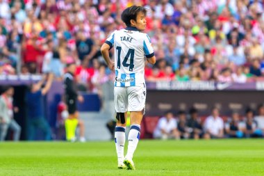 Madrid, İspanya - 8 Ekim 2023: Atletico de Madrid ile Real Sociedad arasındaki lig maçı Madrid Metropolitano 'da oynandı. Topla Kubo 'yu al. Profesyonel futbolcular.