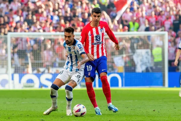 Madrid, İspanya - 8 Ekim 2023: Atletico de Madrid ile Real Sociedad arasındaki lig maçı Madrid Metropolitano 'da oynandı. - Evet. Profesyonel futbolcular.