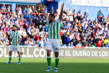 Madrid, İspanya - 21 Ekim 2023: Getafe F.C ile Betis arasındaki lig maçı Madrid 'de oynandı. Futbolcular. Topla Borja Iglesias.