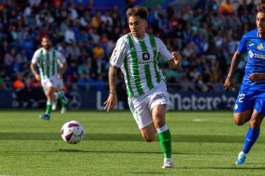 Madrid, İspanya - 21 Ekim 2023: Getafe F.C ile Betis arasındaki lig maçı Madrid 'de oynandı. Futbolcular. Futbol maçı. Betis hayranları.