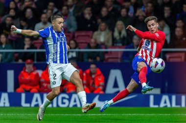 Madrid, İspanya - 29 Ekim 2023 Madrid 'de Atletico de Madrid ve Alavs arasında oynanan lig maçı. Koloneroların zaferi. Rodrigo Riquelme gol attı..