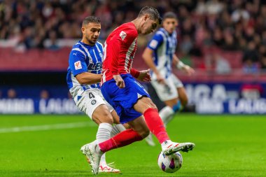 Madrid, İspanya - 29 Ekim 2023 Madrid 'de Atletico de Madrid ve Alavs arasında oynanan lig maçı. Koloneroların zaferi. Alvaro Morata.