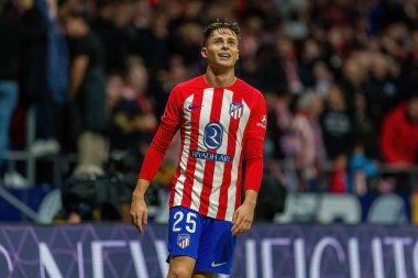 Madrid, İspanya - 29 Ekim 2023 Madrid 'de Atletico de Madrid ve Alavs arasında oynanan lig maçı. Koloneroların zaferi. Rodrigo Riquelme gol attı..