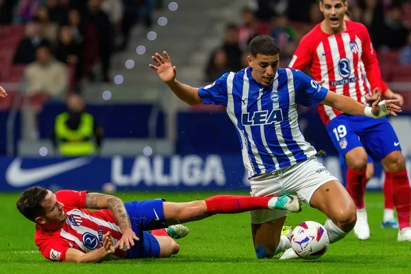 Madrid, İspanya - 29 Ekim 2023 Madrid 'de Atletico de Madrid ve Alavs arasında oynanan lig maçı. Koloneroların zaferi..