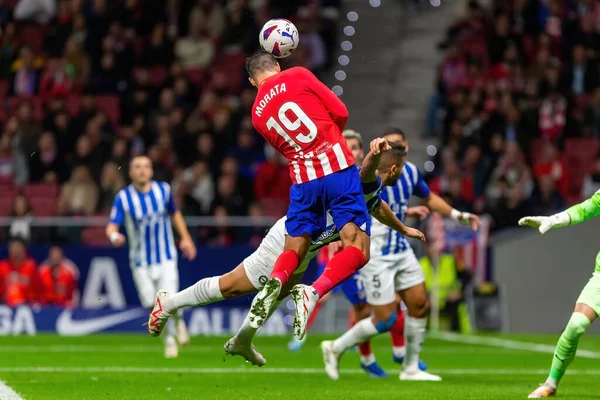 Madrid, İspanya - 29 Ekim 2023 Madrid 'de Atletico de Madrid ve Alavs arasında oynanan lig maçı. Koloneroların zaferi. Alvaro Morata.