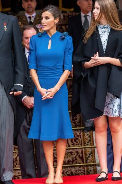 Madrid, İspanya - 31 Ekim 2023: Asturias Prensesi İspanya Kralları ve Doa Sofia ile birlikte Madrid 'de anayasaya yemin etmek üzere Milletvekilleri Kongresi' ni ziyaret etti..