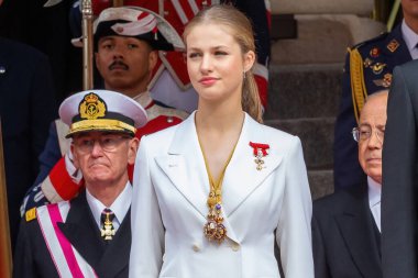 Madrid, İspanya - 31 Ekim 2023: Asturias Prensesi İspanya Kralları ve Doa Sofia ile birlikte Madrid 'de anayasaya yemin etmek üzere Milletvekilleri Kongresi' ni ziyaret etti..