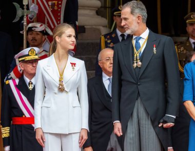 Madrid, İspanya - 31 Ekim 2023: Asturias Prensesi İspanya Kralları ve Doa Sofia ile birlikte Madrid 'de anayasaya yemin etmek üzere Milletvekilleri Kongresi' ni ziyaret etti..