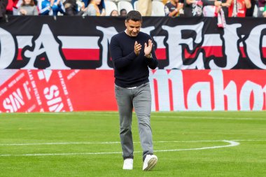 Madrid, İspanya - 11 Kasım 2023: Madrid 'de Rayo Vallecano ve Girona arasında oynanan futbol maçı. Girona 'nın Vallecas' taki zaferi. Michel, Girona FC 'nin koçu Vallecas' a dönüyor..