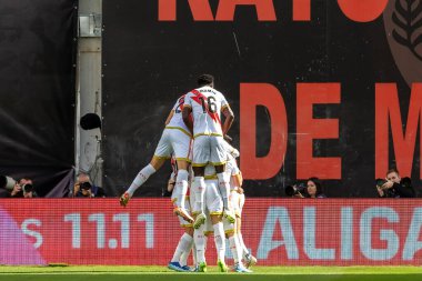 Madrid, İspanya - 11 Kasım 2023: Madrid 'de Rayo Vallecano ve Girona arasında oynanan futbol maçı. Girona 'nın Vallecas' taki zaferi. Rayo Vallecano oyuncuları.