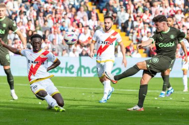 Madrid, İspanya - 11 Kasım 2023: Madrid 'de Rayo Vallecano ve Girona arasında oynanan futbol maçı. Girona 'nın Vallecas' taki zaferi. Girona oyuncuları.