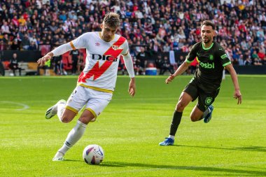 Madrid, İspanya - 11 Kasım 2023: Madrid 'de Rayo Vallecano ve Girona arasında oynanan futbol maçı. Girona 'nın Vallecas' taki zaferi. Rayo Vallecano oyuncuları.