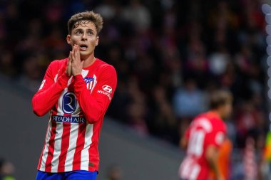 Madrid, İspanya - 12 Kasım 2023: Metropolitano 'da Atletico de Madrid ve Villareal arasında oynanan lig maçı. Futbol maçı. Profesyonel oyuncular.