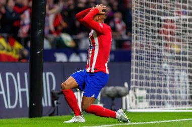 Madrid, İspanya - 12 Kasım 2023: Metropolitano 'da Atletico de Madrid ve Villareal arasında oynanan lig maçı. Samuel Lino gol attı. Futbolcular.