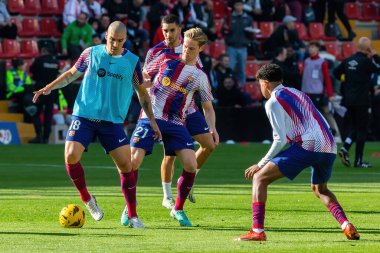 Madrid, İspanya - 25 Kasım 2023: Madrid 'de Rayo Vallecano ve FC Barcelona arasında oynanan lig maçı. Futbolcular.