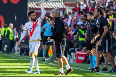 Madrid, İspanya - 25 Kasım 2023: Madrid 'de Rayo Vallecano ve FC Barcelona arasında oynanan lig maçı. Futbolcular.