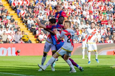 Madrid, İspanya - 25 Kasım 2023: Madrid 'de Rayo Vallecano ve FC Barcelona arasında oynanan lig maçı. Futbolcular.