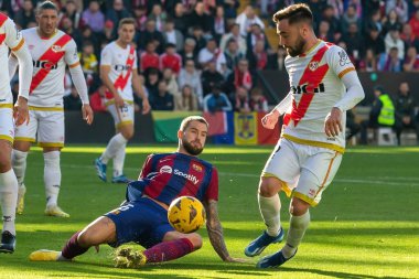 Madrid, İspanya - 25 Kasım 2023: Madrid 'de Rayo Vallecano ve FC Barcelona arasında oynanan lig maçı. Futbolcular.