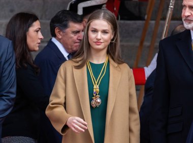 Madrid, İspanya - 29 Kasım 2023: Pedro Sanchez parlamentosunun İspanya kralları ve Asturias Prensesi ile birlikte kongrede açılışı. Asturias Prensesi.