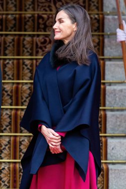 Madrid, İspanya - 29 Kasım 2023: Pedro Sanchez parlamentosunun İspanya kralları ve Asturias Prensesi ile birlikte kongrede açılışı. Kraliçe Doa Leticia