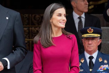 Madrid, İspanya - 29 Kasım 2023: Pedro Sanchez parlamentosunun İspanya kralları ve Asturias Prensesi ile birlikte kongrede açılışı. Kraliçe Doa Leticia