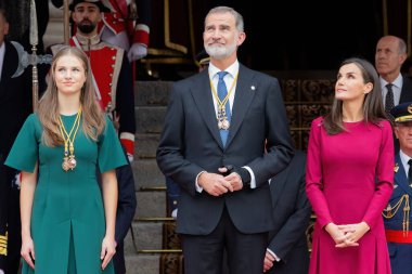 Madrid, İspanya - 29 Kasım 2023: Pedro Sanchez parlamentosunun İspanya kralları ve Asturias Prensesi ile birlikte kongrede açılışı. İspanya Kralları.