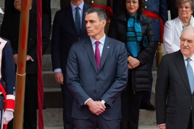 Madrid, İspanya - 29 Kasım 2023: Pedro Sanchez parlamentosunun İspanya kralları ve Asturias Prensesi ile birlikte kongrede açılışı. Hükümetin Başkanı..