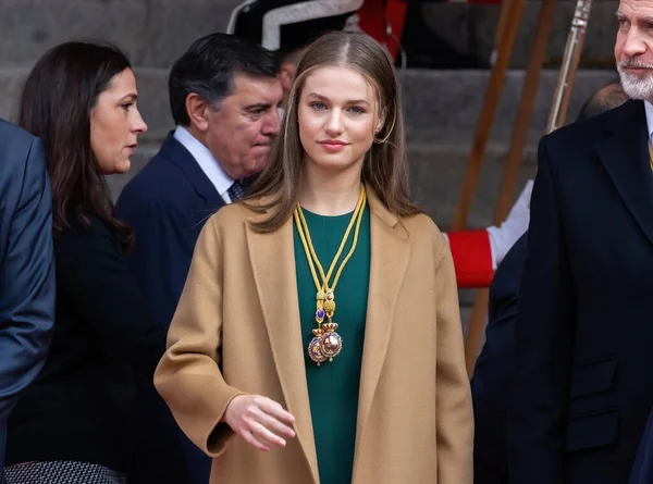 Madrid, İspanya - 29 Kasım 2023: Pedro Sanchez parlamentosunun İspanya kralları ve Asturias Prensesi ile birlikte kongrede açılışı. Asturias Prensesi.