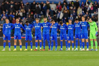 Madrid, İspanya - 8 Aralık 2023 Getafe F.C ve Valencia F.C. arasındaki futbol ligi maçı Takım koçu. Profesyonel futbol kalecisi. Valencia F.C. oyuncu Getafe oynatıcı.