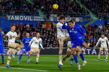 Madrid, İspanya - 8 Aralık 2023 Getafe F.C ve Valencia F.C. arasındaki futbol ligi maçı Takım koçu. Profesyonel futbol kalecisi. Valencia F.C. oyuncu Getafe oynatıcı.