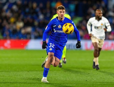 Madrid, İspanya - 8 Aralık 2023 Getafe F.C ve Valencia F.C. arasındaki futbol ligi maçı Takım koçu. Profesyonel futbol kalecisi. Valencia F.C. oyuncu Getafe oynatıcı.