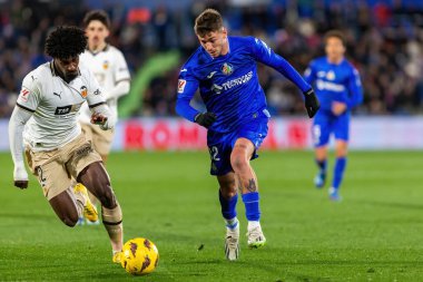 Madrid, İspanya - 8 Aralık 2023 Getafe F.C ve Valencia F.C. arasındaki futbol ligi maçı Takım koçu. Profesyonel futbol kalecisi. Valencia F.C. oyuncu Getafe oynatıcı.