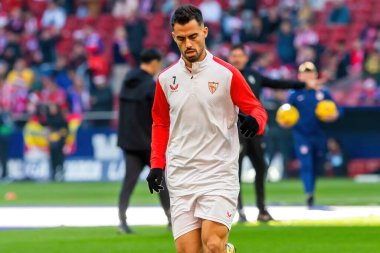 Madrid, İspanya - 23 Aralık 2023: Madrid 'de Atletico de Madrid ile Sevilla FC arasında oynanan lig maçı. Futbolcular. Toplu spor..