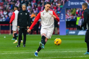 Madrid, İspanya - 23 Aralık 2023: Madrid 'de Atletico de Madrid ile Sevilla FC arasında oynanan lig maçı. Futbolcular. Toplu spor..