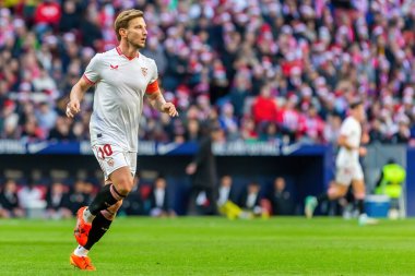 Madrid, İspanya - 23 Aralık 2023: Madrid 'de Atletico de Madrid ile Sevilla FC arasında oynanan lig maçı. Futbolcular. Toplu spor..