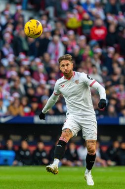 Madrid, İspanya - 23 Aralık 2023: Madrid 'de Atletico de Madrid ile Sevilla FC arasında oynanan lig maçı. Futbolcular. Toplu spor..