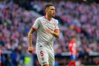 Madrid, İspanya - 23 Aralık 2023: Madrid 'de Atletico de Madrid ile Sevilla FC arasında oynanan lig maçı. Futbolcular. Toplu spor..