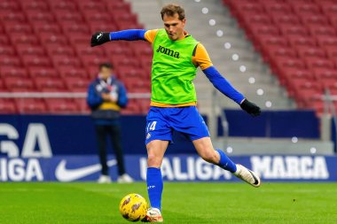 Madrid, İspanya - 2 Ocak 2024 Getafe F.C ve Rayo Vallecano arasındaki lig maçı. Yıldırım Zaferi. Futbolcular. Madrid Derbisi.