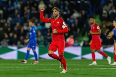 Madrid, İspanya - 16 Ocak 2024: Getafe FC ile Sevilla FC arasında Copa del Rey maçı. Sevilla zaferi. Maç sırasında Sevilla FC oyuncuları. Sergio Ramos Endülüs takımının kaptanı..