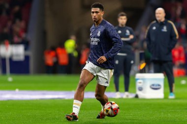 Madrid, İspanya - 18 Ocak 2024: Atletico de Madrid ile Real Madrid arasında yapılan Copa del Rey maçı. Oyun sırasında Judd Bellinghan. Futbolcular. Madrid Derbisi.