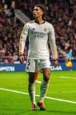 Madrid, İspanya - 18 Ocak 2024: Atletico de Madrid ile Real Madrid arasında yapılan Copa del Rey maçı. Oyun sırasında Judd Bellinghan. Futbolcular. Madrid Derbisi.
