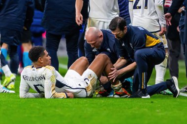 Madrid, İspanya - 18 Ocak 2024: Atletico de Madrid ile Real Madrid arasında yapılan Copa del Rey maçı. Oyun sırasında Judd Bellinghan. Futbolcular. Madrid Derbisi.