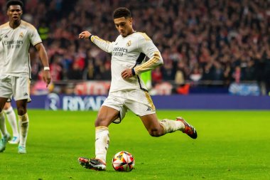 Madrid, İspanya - 18 Ocak 2024: Atletico de Madrid ile Real Madrid arasında yapılan Copa del Rey maçı. Oyun sırasında Judd Bellinghan. Futbolcular. Madrid Derbisi.
