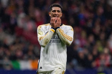 Madrid, İspanya - 18 Ocak 2024: Atletico de Madrid ile Real Madrid arasında yapılan Copa del Rey maçı. Oyun sırasında Judd Bellinghan. Futbolcular. Madrid Derbisi.